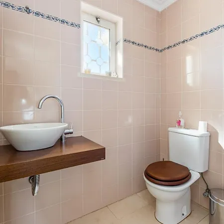 Cecilia אלבופיירה