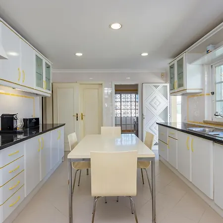 Cecilia וילה אלבופיירה