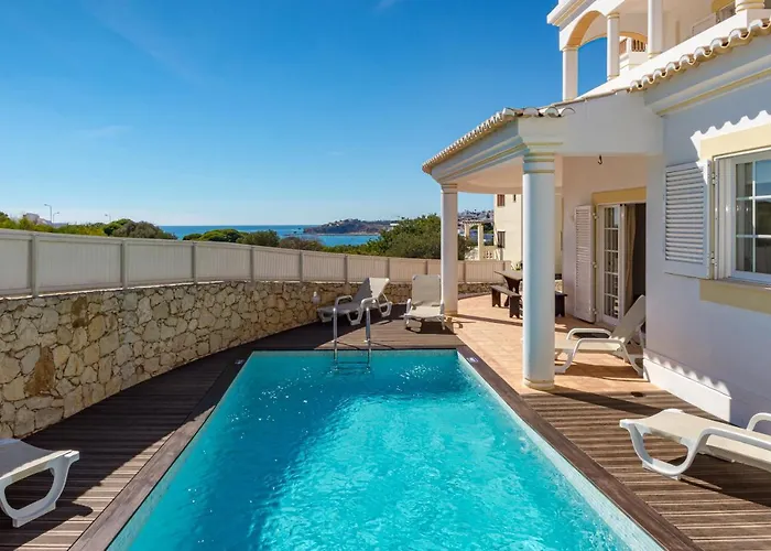 Cecilia 阿尔布费拉