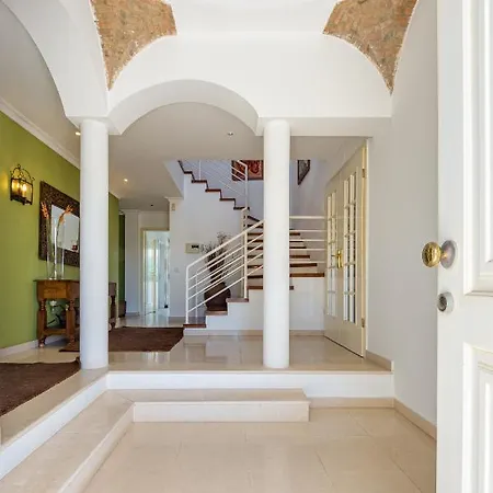 Villa Cecilia *
