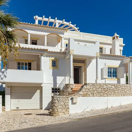 Villa Cecilia *