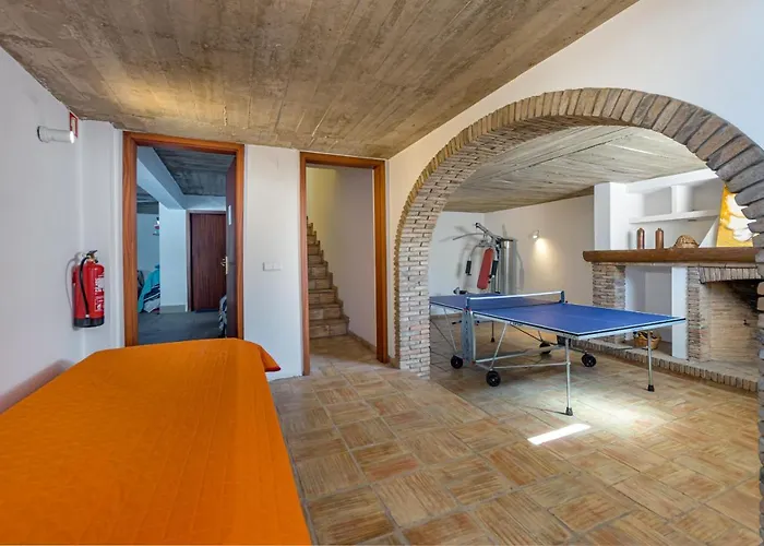 Cecilia البوفيرا